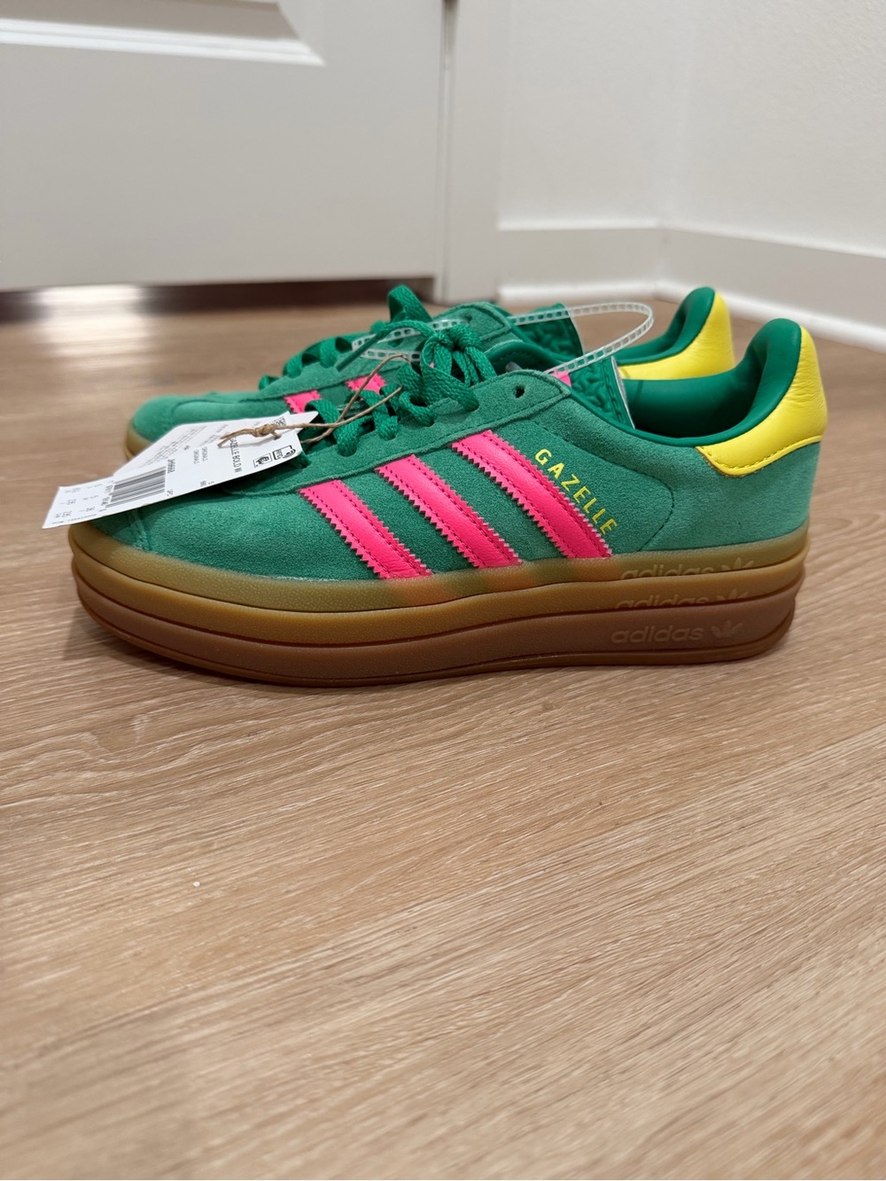NWT Adidas Gazelle Bold Athletic Shoes in Court Green/Lucid Pink/Pure Sulfur - Picture 4 of 6